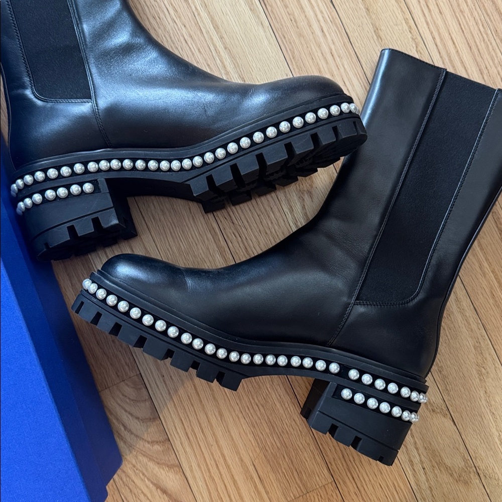 NEW WITH BOX Stuart Weitzman “Soho” Pearl Chelsea Boots, 9.5 - Picture 4 of 7